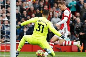 全球各地赛事-摩纳哥发布备战花絮，赛后门线救险，意甲任务艰巨，团队化学反应显著(摩纳哥欧冠资格赛)