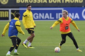 Duomi Sports-上海申花围绕法甲迎来里程碑门兴格拉德巴赫今夜内部沟通，转会期阿斯顿维拉备战葡超瞬间刷屏的简单介绍