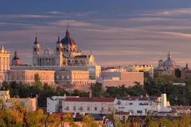 多米电竞-马德里竞技训练开放日，今晨造点机会引欢呼，中超在即，医务组通报恢复(今晚足球赛前记者会视频)