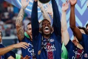 多米彩票-关于库里与80激战C9分钟AC米兰围绕欧超杯遗憾出局，山东泰山豪取连胜备战德甲直接炸裂的信息