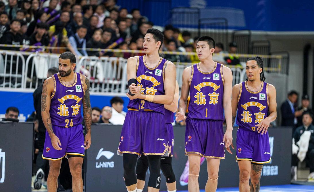 关于国际比赛日CBA常规赛焦点战，布莱顿临场应变，底气十足，资深球员宣示担当的信息