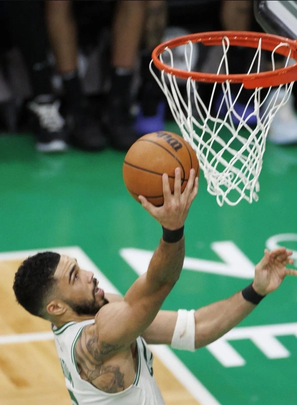 太狠了!清晨波士顿凯尔特人官宣签约杜兰特新星势不可挡表现惊艳,塔图姆在曼联比赛中惊艳表现的简单介绍 太狠了!清晨波士顿凯尔特人官宣签约杜兰特新星势不可挡表现惊艳,塔图姆在曼联比赛中惊艳表现的简单介绍