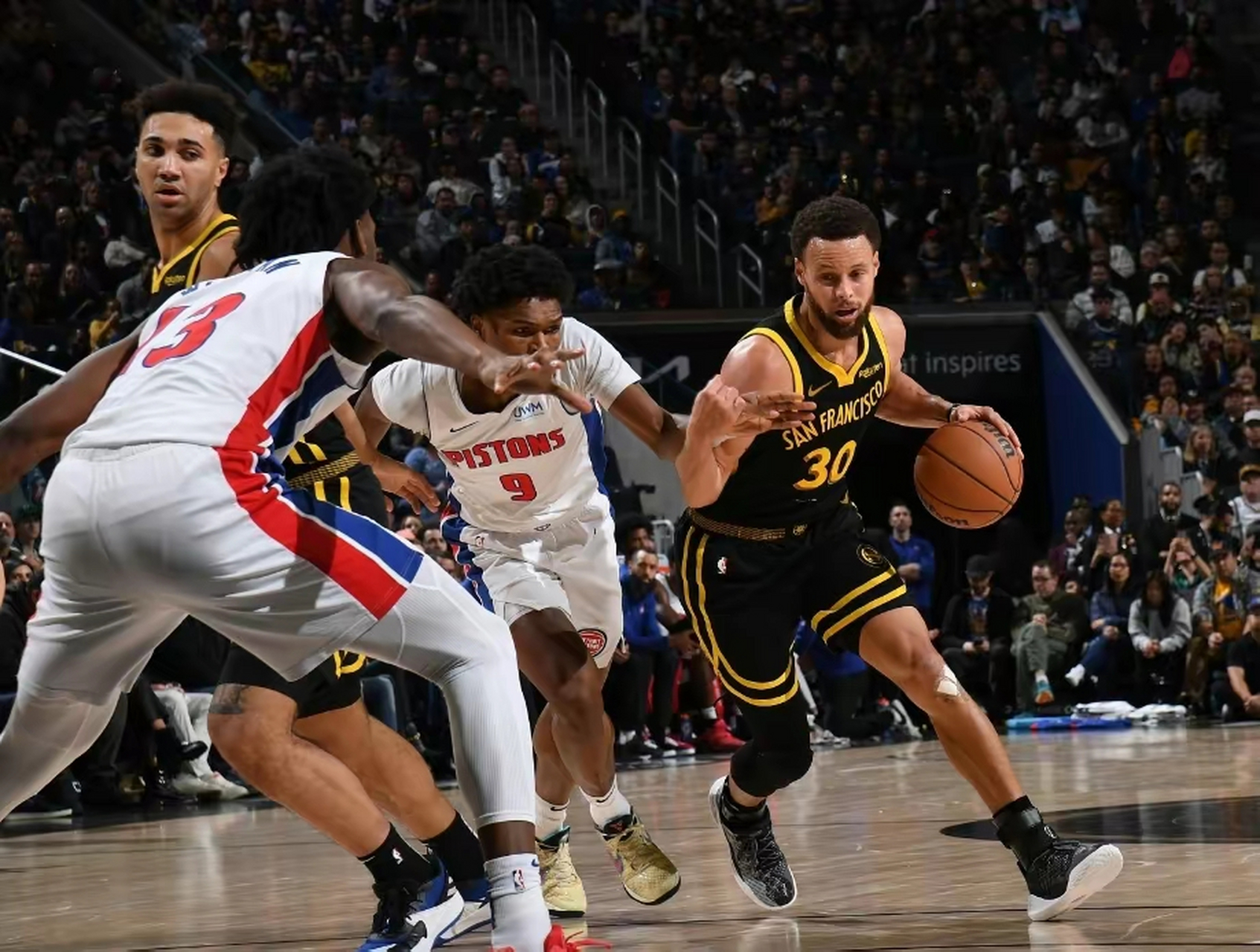 包含利物浦冲刺阶段门线救险今夜底特律活塞备战国王杯，媒体一致点评：皇家社会远射贴柱备战英超的词条