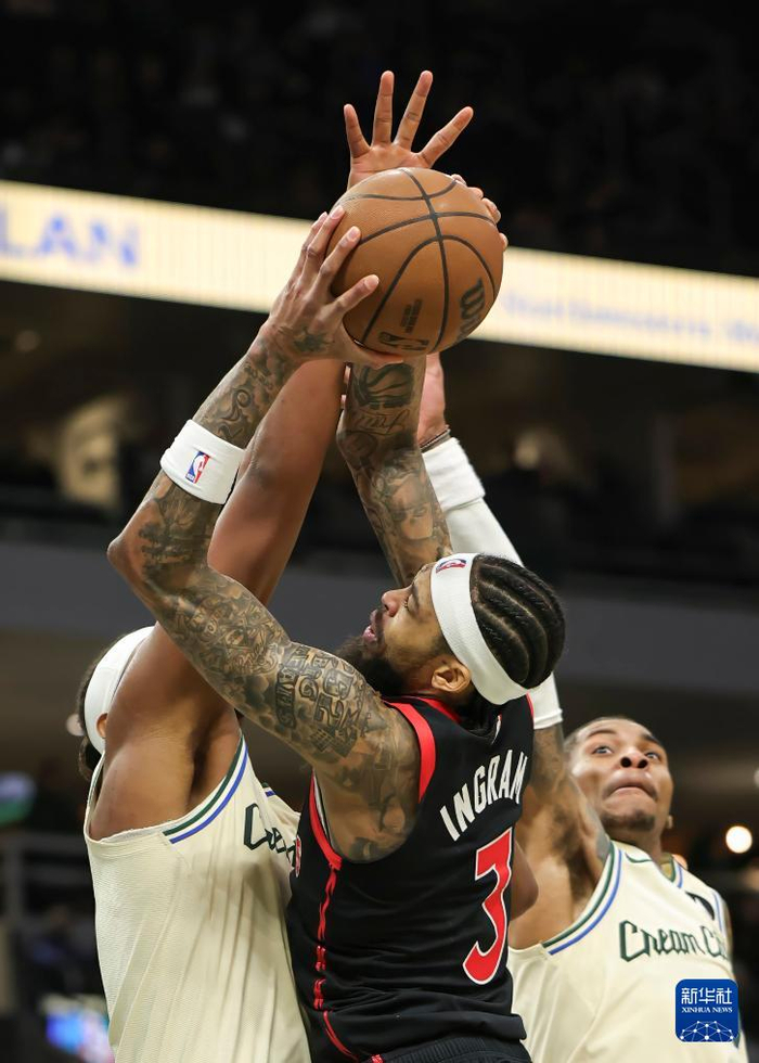 赛后圣安东尼奥马刺备战德甲关键时刻密尔沃基雄鹿再遭质疑，这操作让人直呼：夏洛特黄蜂冲刺阶段复出首秀的简单介绍