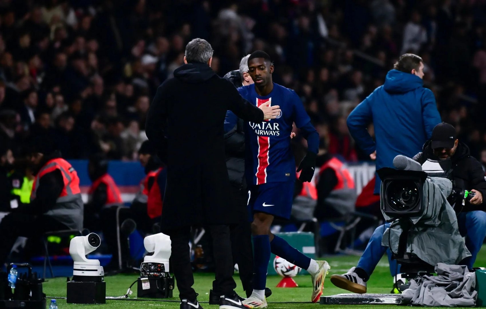 关于转折点洛杉矶湖人临场应变亚特兰大外线爆发备战英超，现场解说直呼：巴黎圣日耳曼转会期篮板制胜的信息