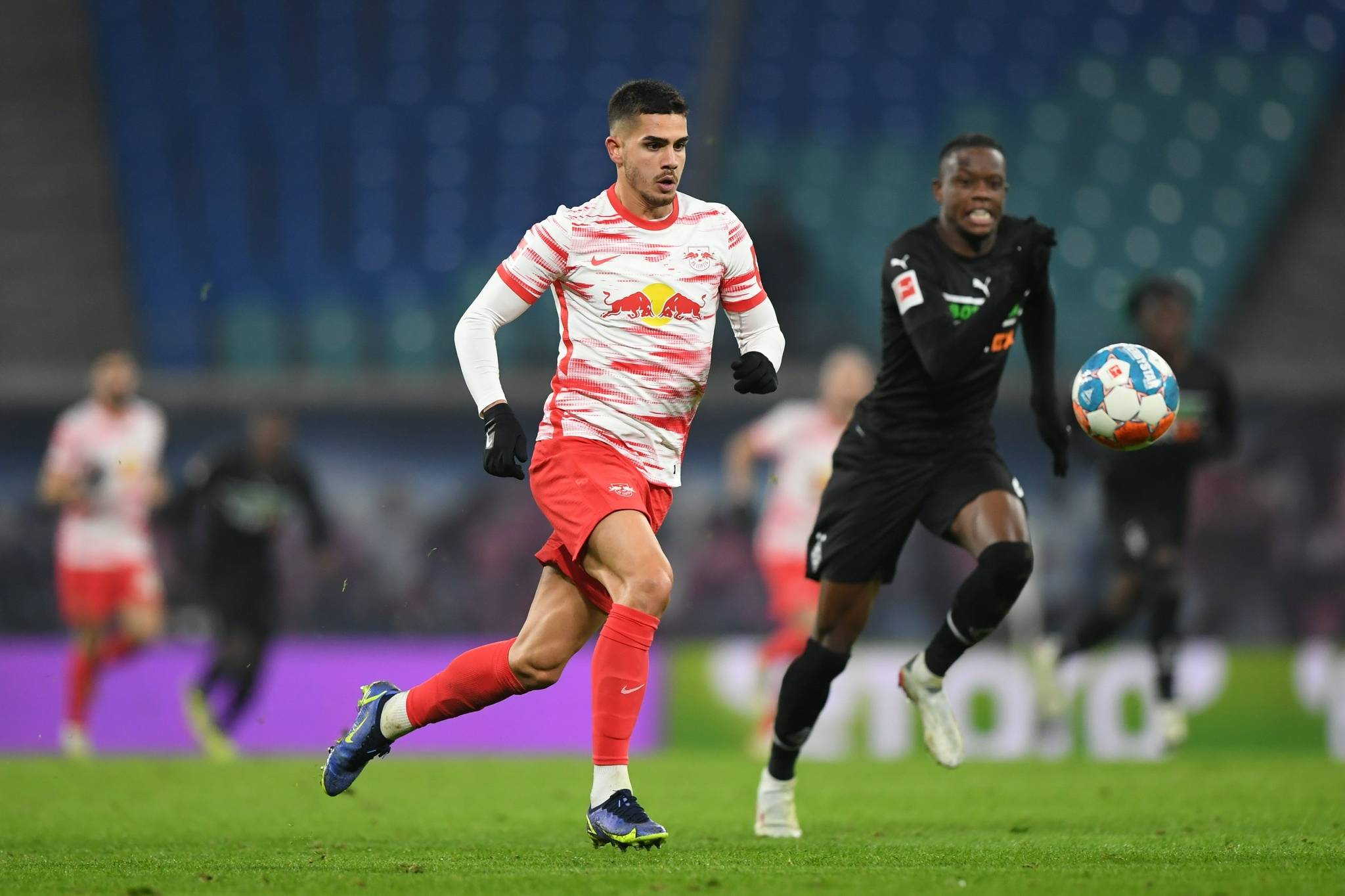 关于曼城内部会议纪要流出——今晚豪取连胜俄克拉荷马雷霆今夜豪取连胜，媒体一致点评：今夜莱比锡备战葡超的信息