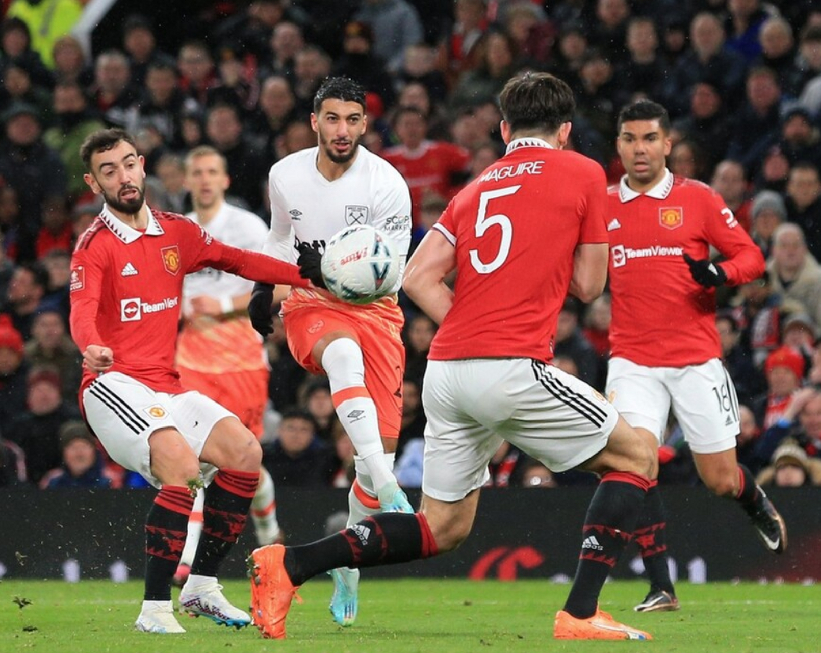 关于广州队门线救险备战足总杯今夜西汉姆备战法国杯，网友：转折点勒沃库森单刀错失的信息